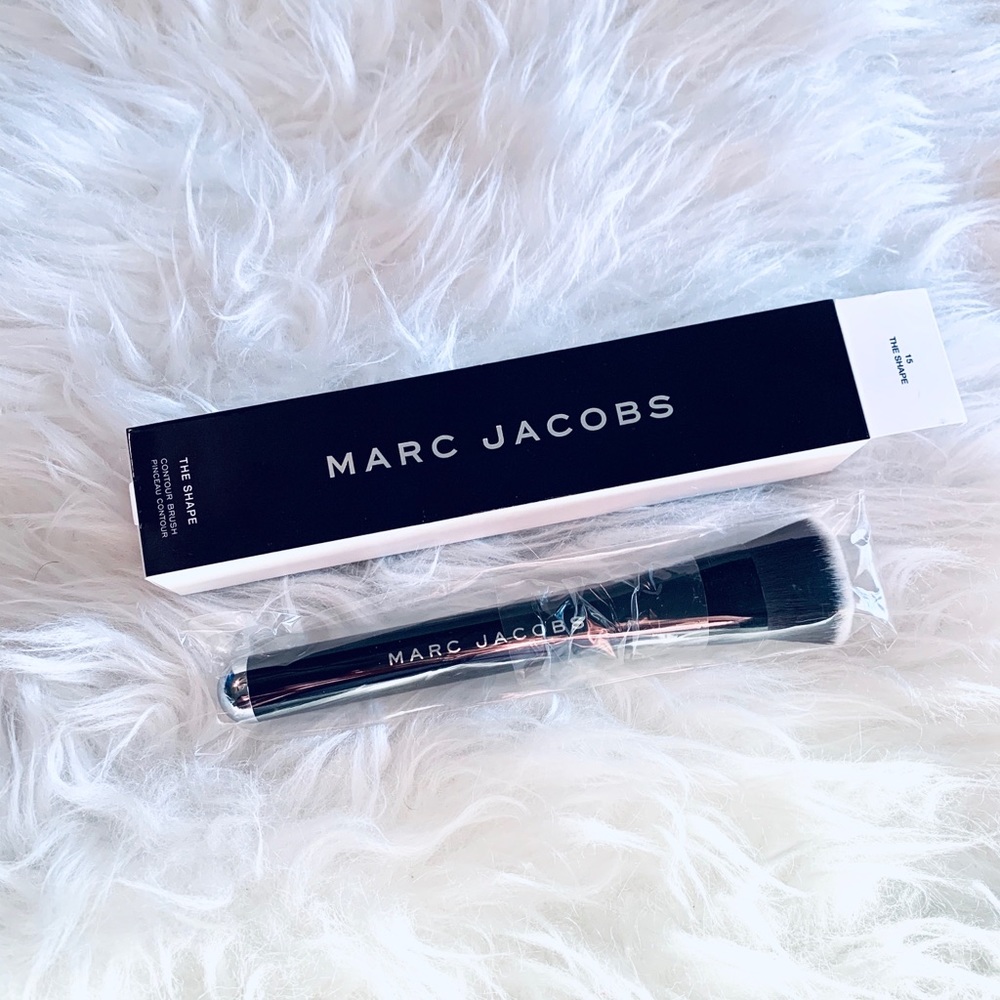 Marc Jacobs The Shape Contour Brush